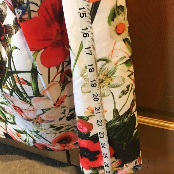Nancy Yang Floral skirt - Picture 3 of 3